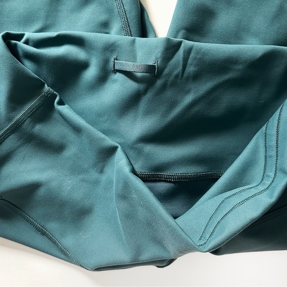 •LULULEMON• Wunder Train Crops Size 12 - Picture 3 of 8